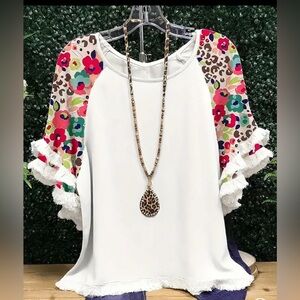 NWOT Women’s White Floral Sleeve Fringed T-shirt Size 2X
